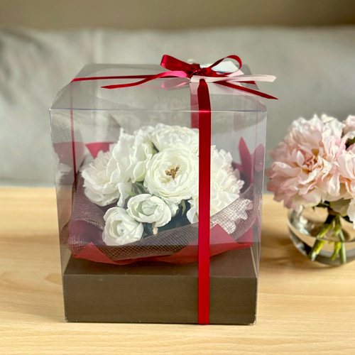 ふんわりホワイト ピオニーとローズのアレンジ マジカルウォーター