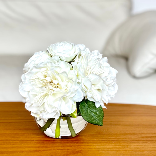 ふんわりホワイト ピオニーとローズのアレンジ マジカルウォーター