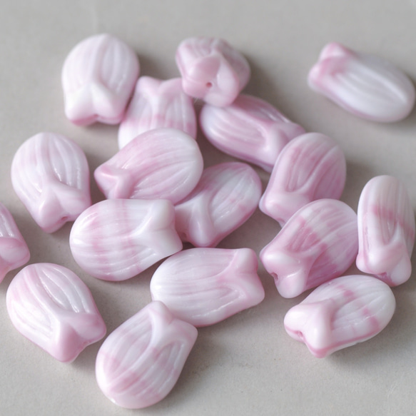 捷克珠玻璃珠鬱金香花珠櫻花粉混白色16mm(6P) 手工串珠材料 第1張的照片