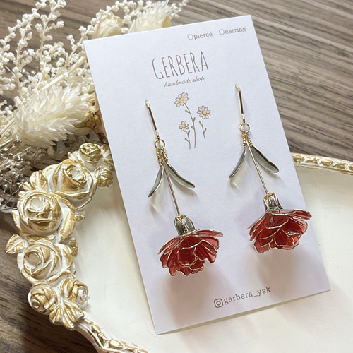 一輪のカーネーション〜ピアス/イヤリング ピアス（フック・チェーン