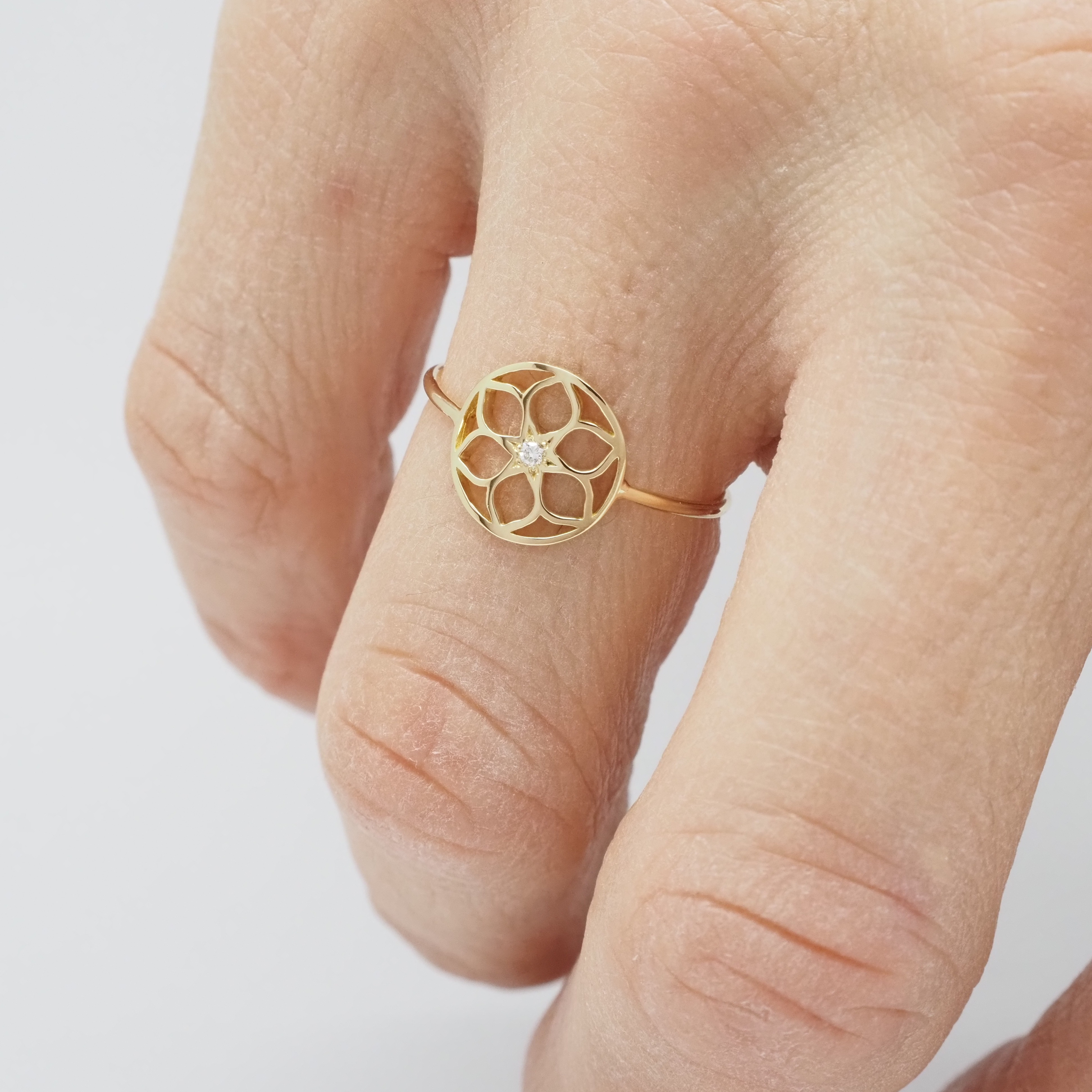 gold wire ring K18 / gajuvana , diamond