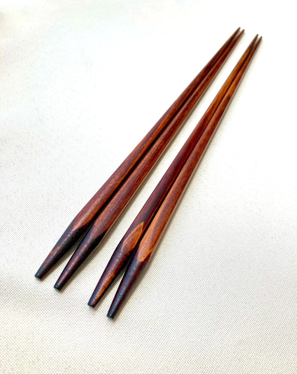 《数量限定》摺り漆のシンプルな菜箸(糸なし)2膳セット 2枚目の画像