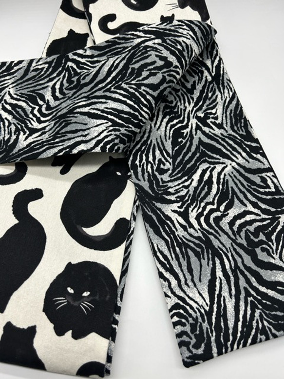 4881木綿半幅帯　黒猫×ゼブラ柄 　帯単品売り 7枚目の画像