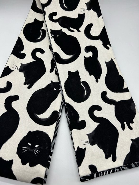 4881木綿半幅帯　黒猫×ゼブラ柄 　帯単品売り 6枚目の画像