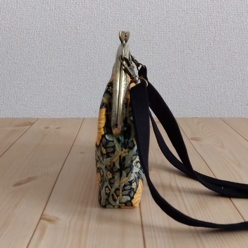 ウィリアムモリス　がま口ショルダーバッグ　ポシェット　ピンパネル　黒　　711 ウィリアムモリス がまぐちショルダーバッグ スマホポシェット