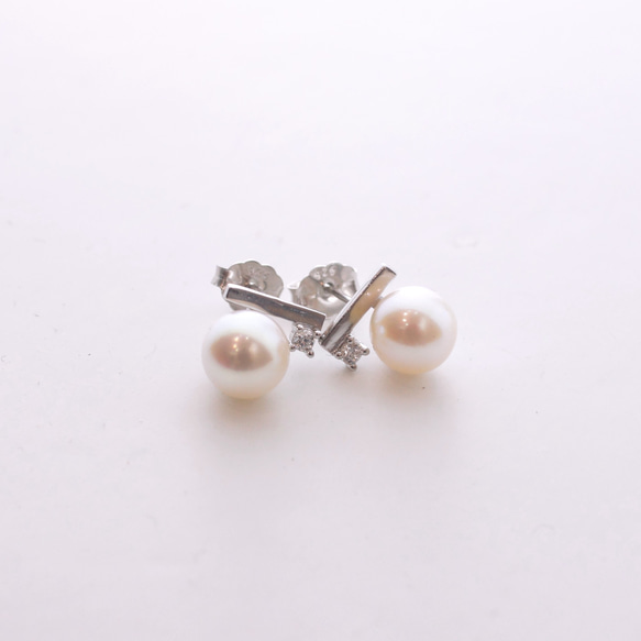 クリーム系天然色 アコヤ真珠 デザイン スタッドピアス s925 金属アレルギー対応 5枚目の画像