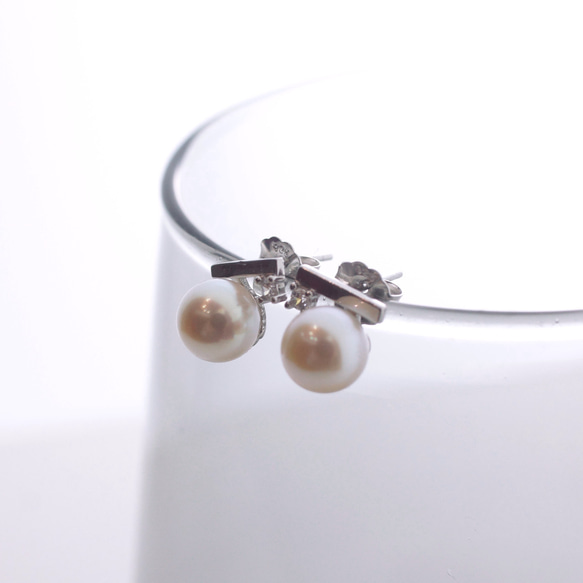 クリーム系天然色 アコヤ真珠 デザイン スタッドピアス s925 金属アレルギー対応 3枚目の画像