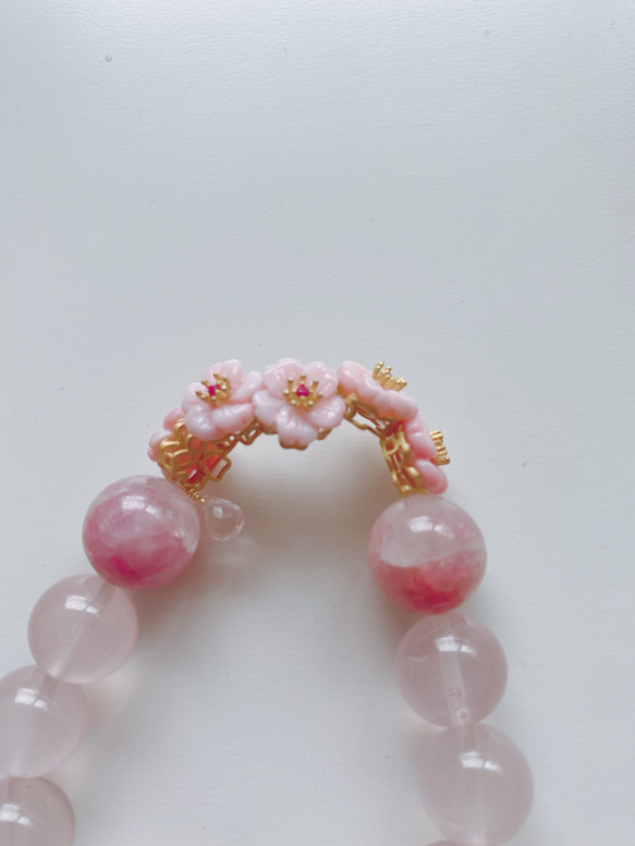 【10-17】桜の花のビーズと桜メノウの貔貅の春のブレスレット 1枚目の画像