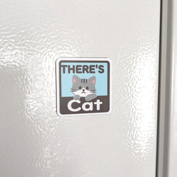 ４.５×４.５cm【＊サバシロ猫＊THERE'S CAT（猫が居ます） マグネットステッカー】車 通院 玄関 ドア 3枚目の画像