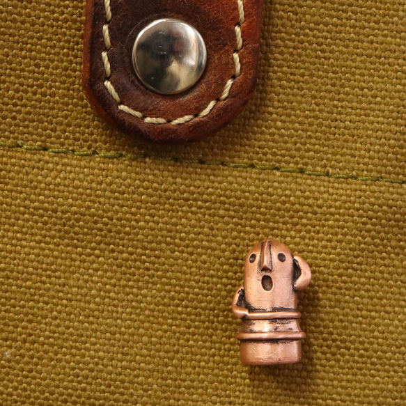 豆「踊る埴輪」ピンズ・ピンブローチ　(659-908/純銅製） 6枚目の画像