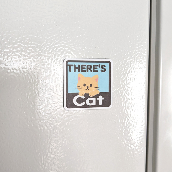 ４.５×４.５cm【＊クリーム猫＊THERE'S CAT（猫が居ます） マグネットステッカー】車 通院 玄関 ドア 3枚目の画像