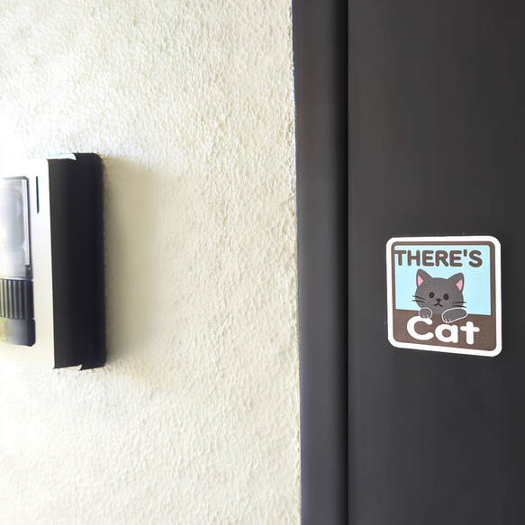 ４.５×４.５cm【＊黒猫＊THERE'S CAT（猫が居ます） マグネットステッカー】車 通院 玄関 ドア ポスト 4枚目の画像