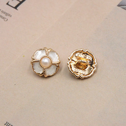 ミニメタルボタン10mm【 Pearl Flower / White 】3個 4枚目の画像