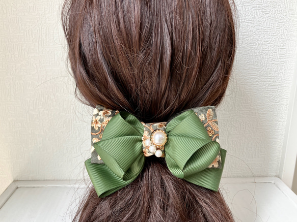 刺繍リボンとグログランの髪飾り オリーブグリーン 6枚目の画像