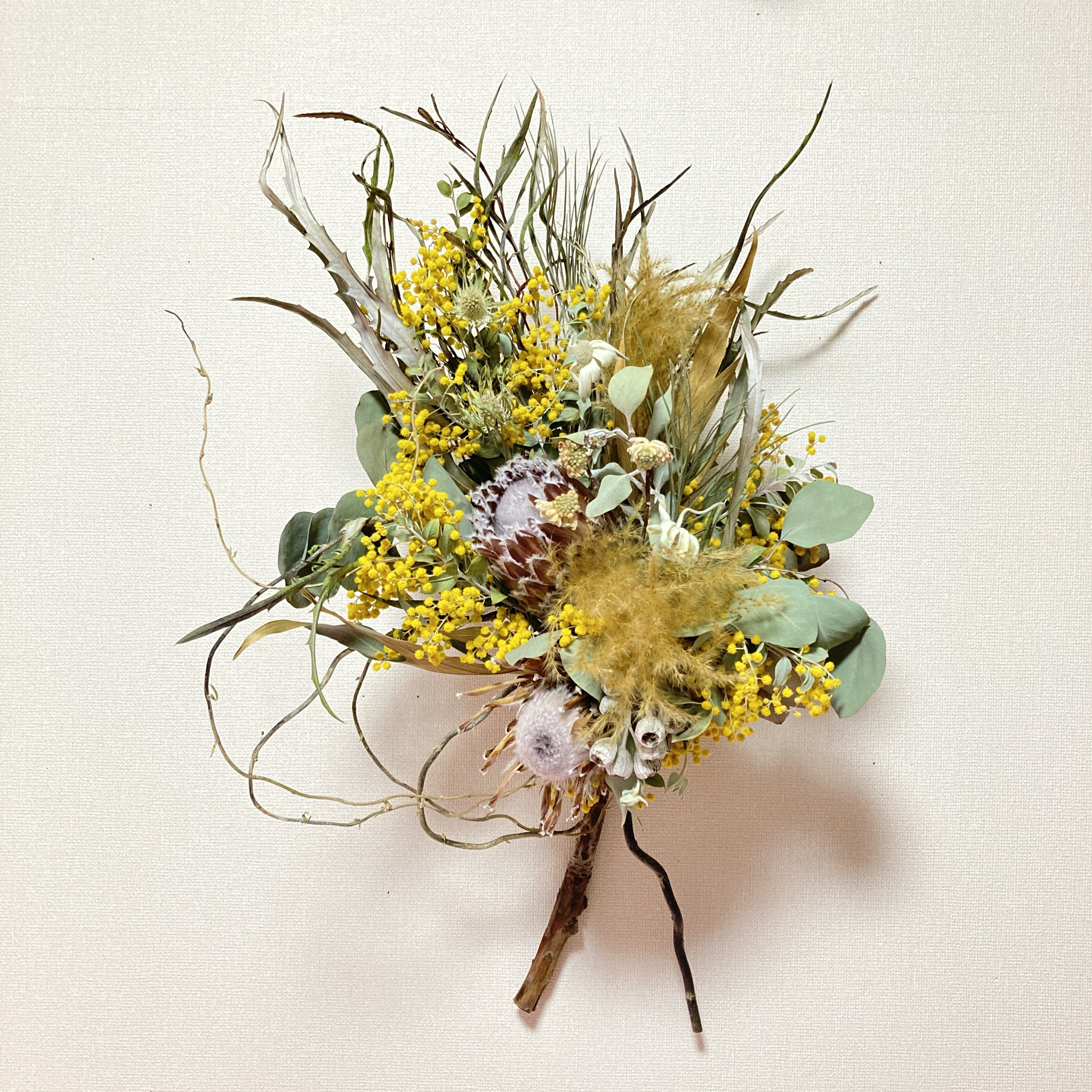 創作スワッグプロテア＆キュウイツル