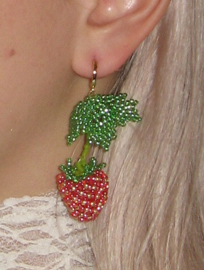 いちごのビーズピアス