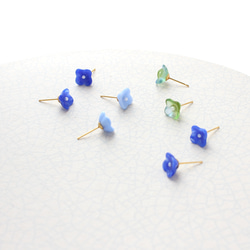 ヴィンテージガラスとパール｜透明な花のピアス/ノンホールピアス［グリーンブルー］サージカルステンレス/チタン 3枚目の画像