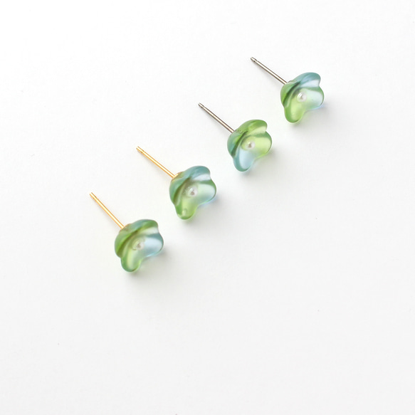 ヴィンテージガラスとパール｜透明な花のピアス/ノンホールピアス［グリーンブルー］サージカルステンレス/チタン 7枚目の画像