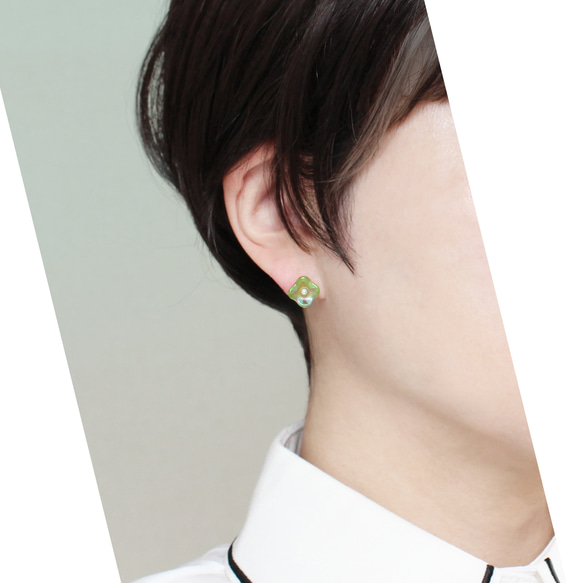 ヴィンテージガラスとパール｜透明な花のピアス/ノンホールピアス［グリーンブルー］サージカルステンレス/チタン 10枚目の画像