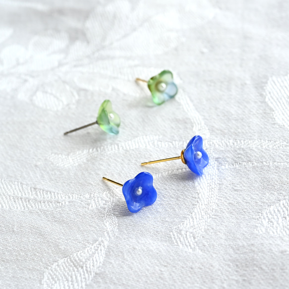 ヴィンテージガラスとパール｜透明な花のピアス/ノンホールピアス［グリーンブルー］サージカルステンレス/チタン 6枚目の画像