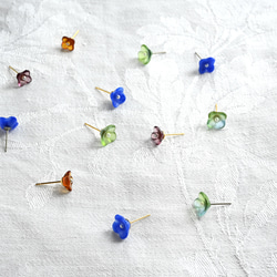 ヴィンテージガラスとパール｜透明な花のピアス/ノンホールピアス［グリーンブルー］サージカルステンレス/チタン 9枚目の画像