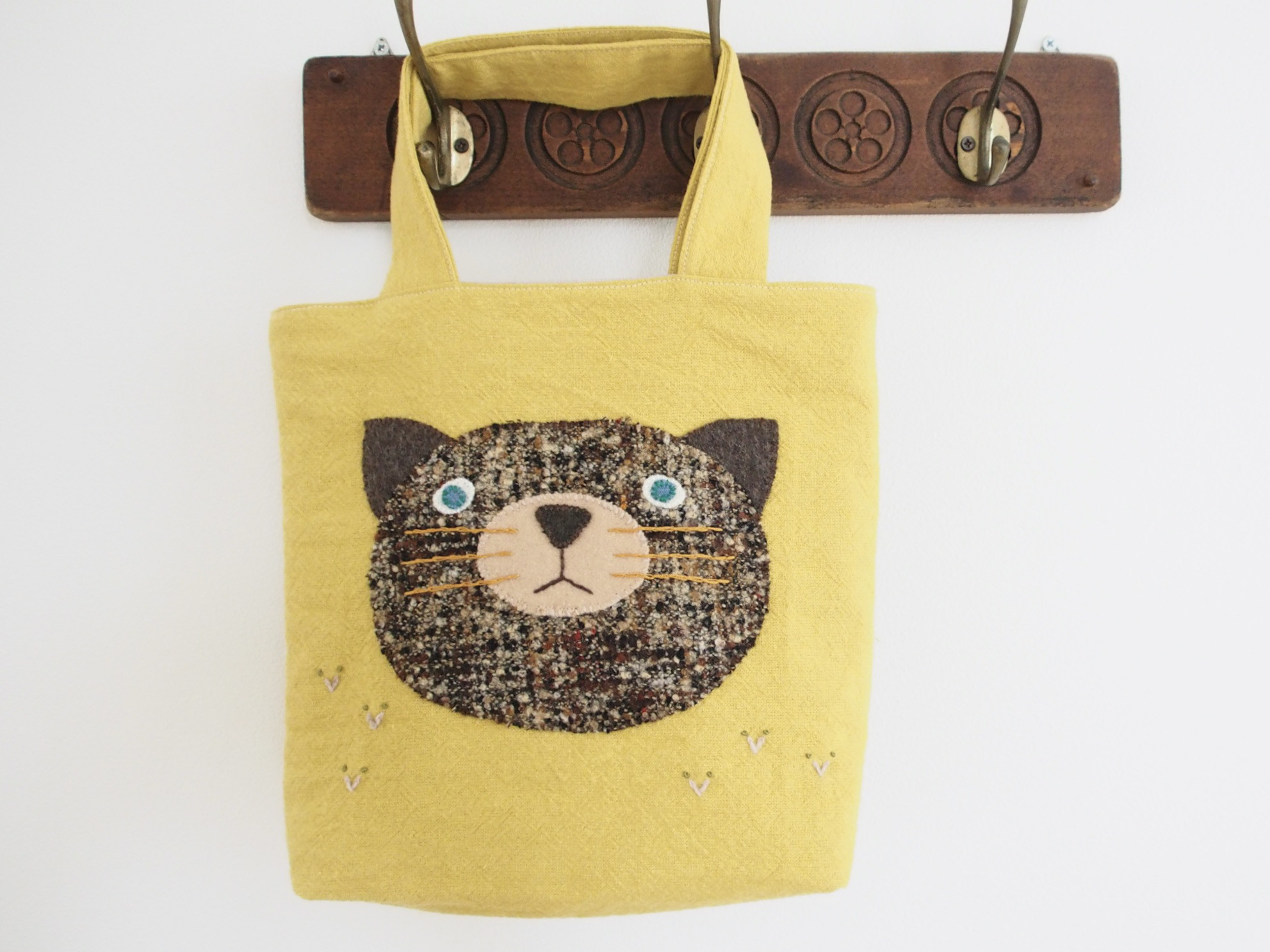 作家さん　アンティーク風リネンネコの刺繍バッグ 作家さん アンティーク風リネンネコの刺繍バッグ