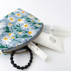 まる口ポーチ【L】(デイジー刺繍　ブルー) 15枚目の画像