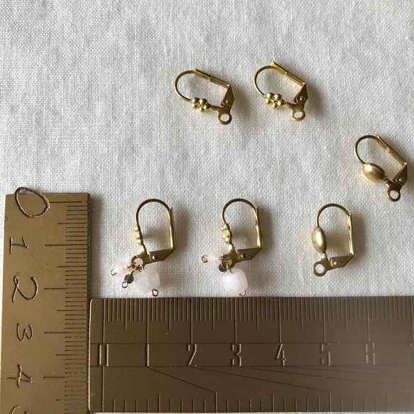 【モルガナイト　花ピアス　】 3枚目の画像