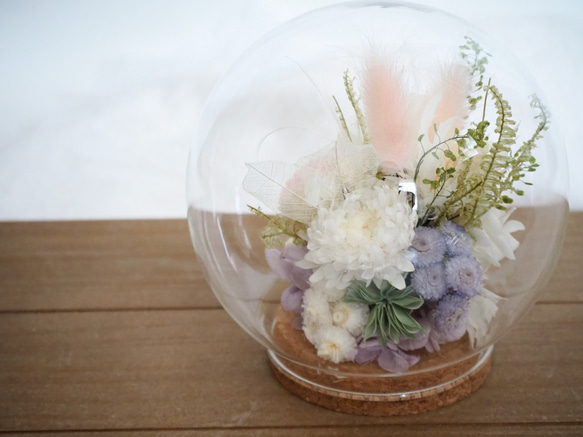 淡い花々 ガラスドームのアレンジメント glass dome arrangement 9枚目の画像