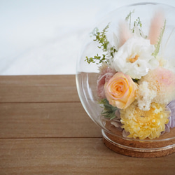 淡い花々 ガラスドームのアレンジメント glass dome arrangement 3枚目の画像