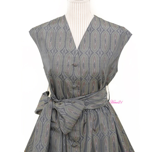 【大島紬】Vネック女優風ワンピース･ロング丈（ブルーグレー)フリルショール付 ボタン＆リボン仕様シルク･絹　tsu859 【大島紬】Vネック女優風ワンピース･ロング丈（ブルーグレー)フリルショール付 ボタン＆リボン仕様シルク･絹　tsu859 G2582407934(19800円)