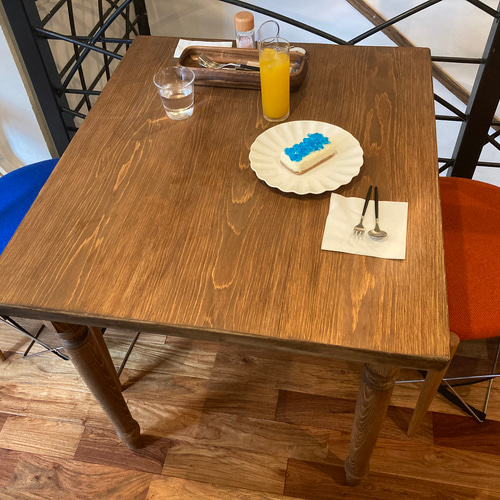 ひのき天板70cmろくろ足テープル(1台) 奥行約70㎝ カウンター