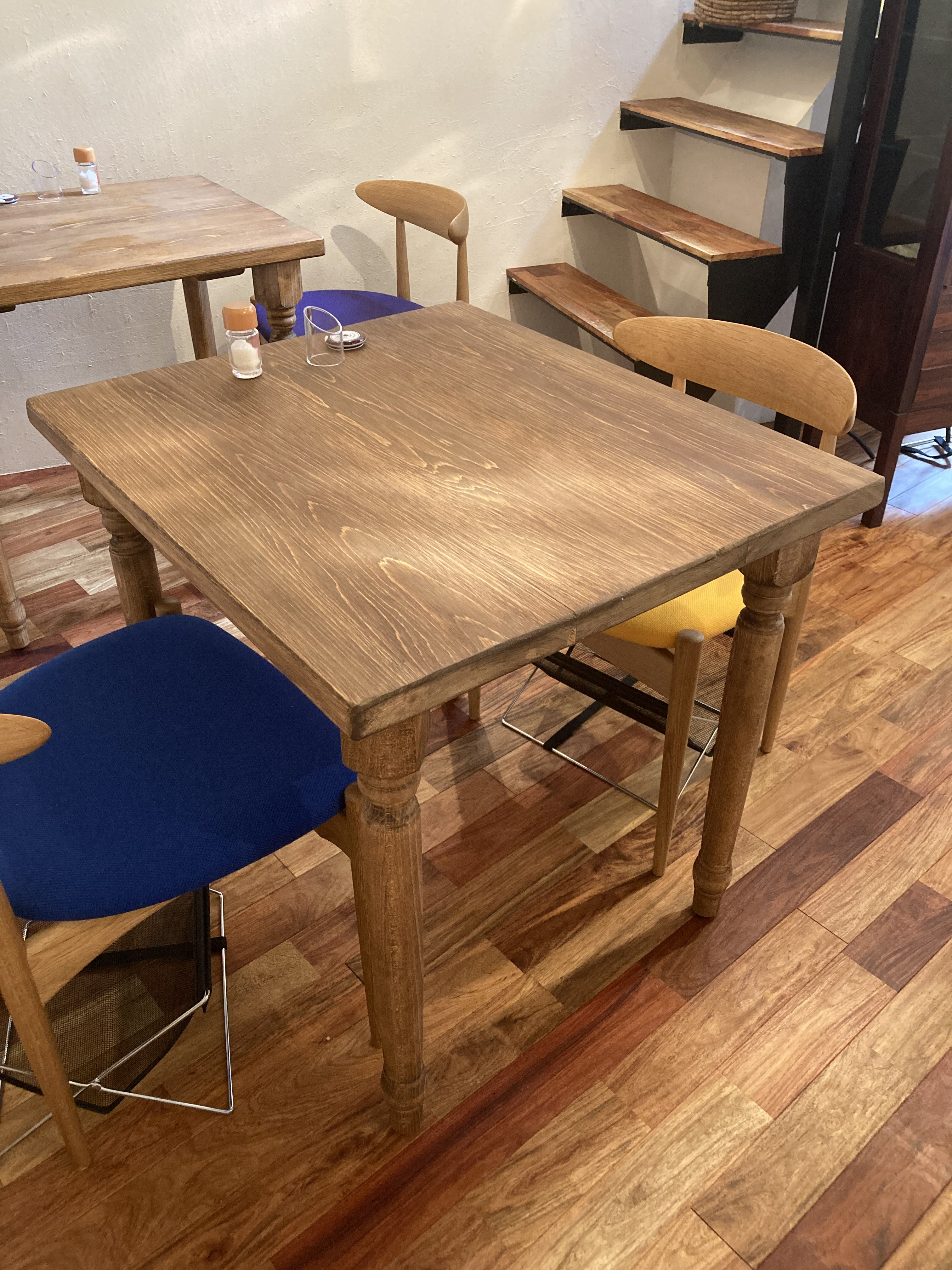 ひのき天板70cmろくろ足テープル(1台)　奥行約70㎝　カウンターテーブル　ダイニングテーブル　カウンターテーブル