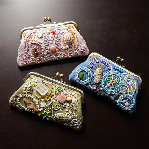 ビーズ刺繍のがま口 7 ブルー マチなしポーチ がま口 月に