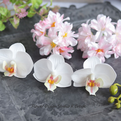 桜と胡蝶蘭のヘッドドレス（6点セット）　春色　桜色　桜　和装婚　前撮り　フォトウエディング　白　純白　白無垢　和装婚　髪 8枚目の画像