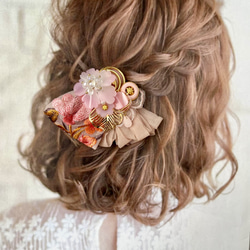 桜色刺繍リボンとフリンジリボンのポニーフック　桜のボタンアクセサリー　桜色のヘアアクセサリー 4枚目の画像