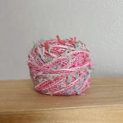 引き揃え毛糸玉*ピンクmix ×カラフルスラリットリボン 毛糸 Decora