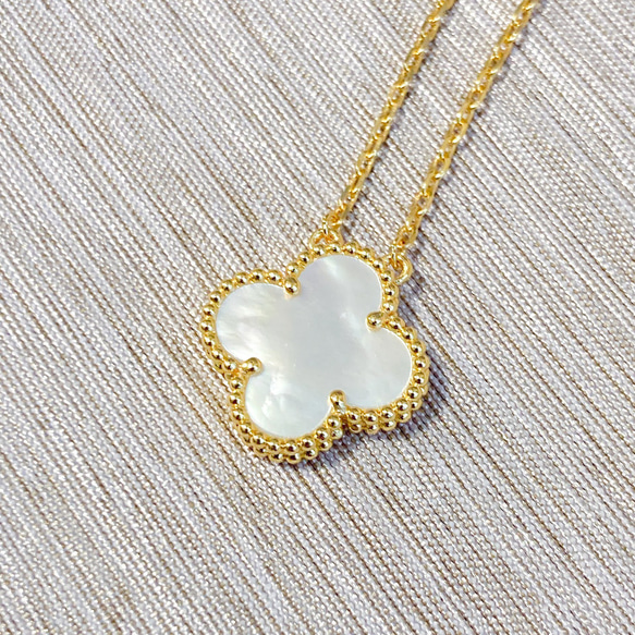 マザーオブパールクローバーモチーフペンダントトップ18金