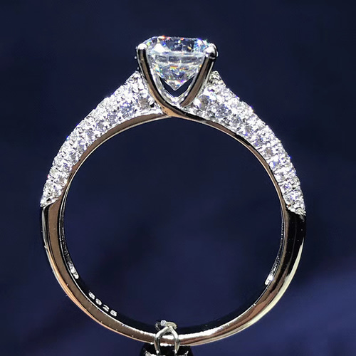 newデザイン】白金の薔薇 モアサナイト 緩かっ ダイヤ リング K18WG 