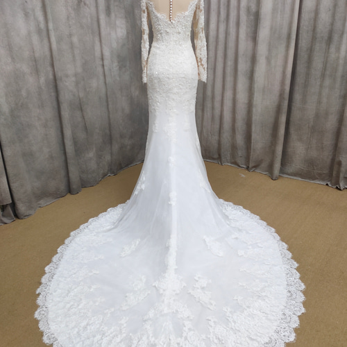 デザイン変更可能】贅沢レース マーメイド 長袖 くるみボタン チュール