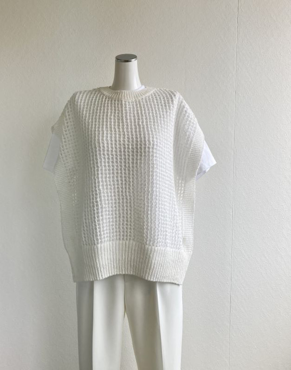 新色【オフホワイト】重ね着コーデ　サラッと！!『和紙』メッシュニットベスト 3枚目の画像