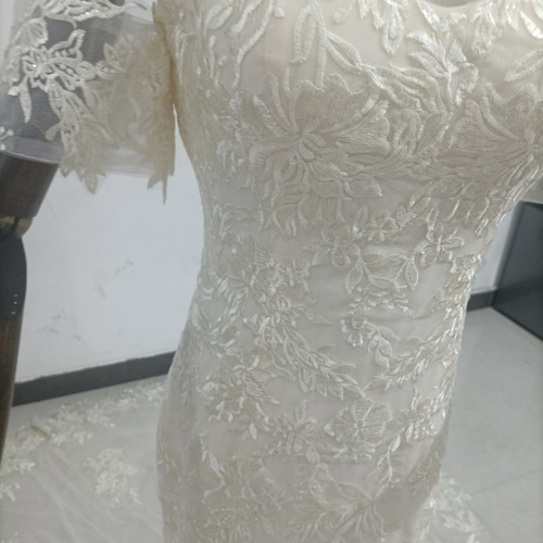 美品！ウエディングドレス 薄シャンパンの色 マーメイドライン  