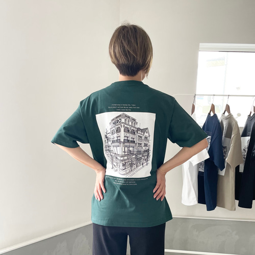 アットオンフィフティー At On 50 MYUUA T/as this バッグプリント ユニセックス （その他） アットオンフィフティー At On 50 MYUUA T/香港ネオン バッグ