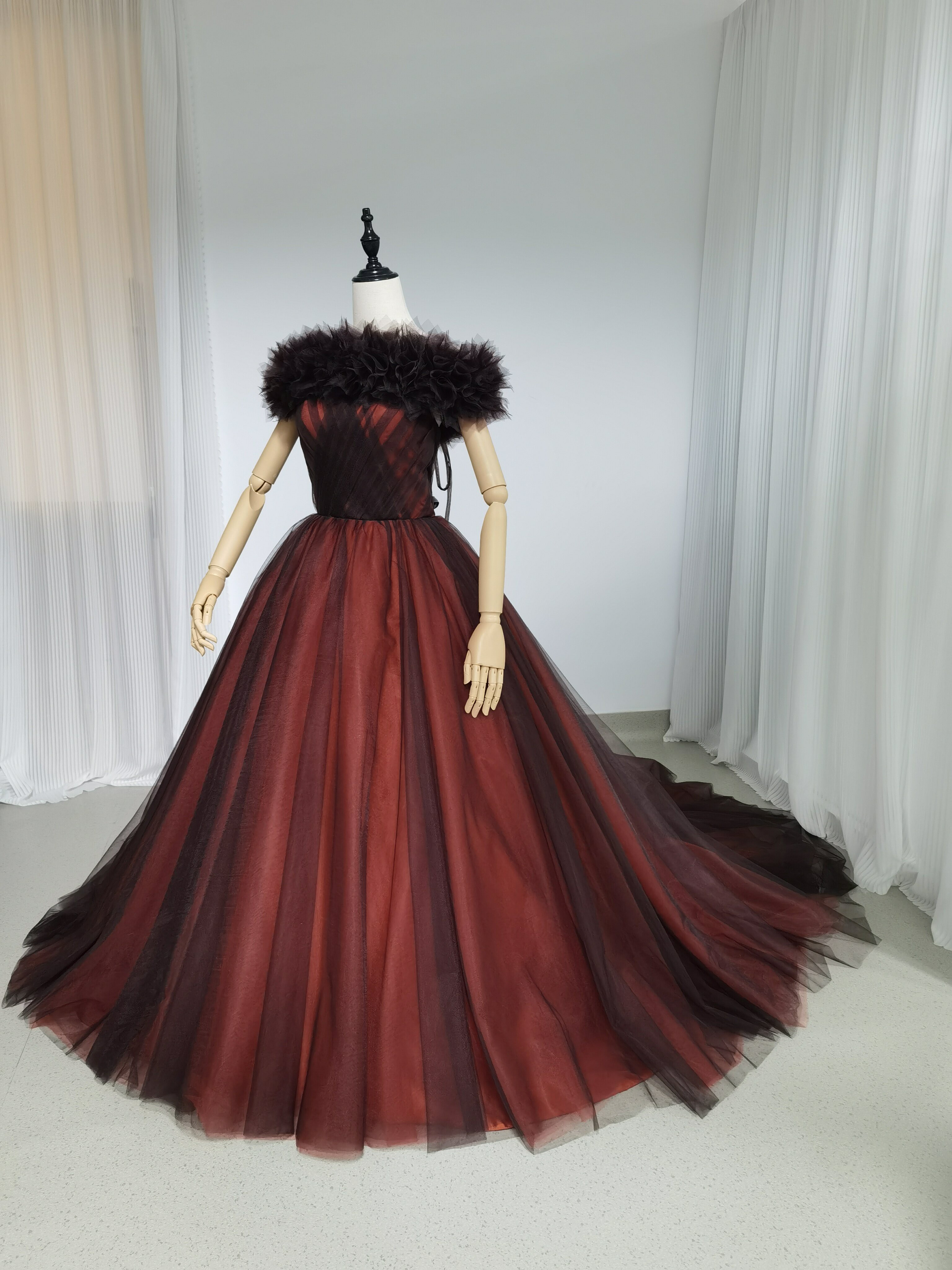 送料無料！人気上昇！ カラードレス テラコッタ色 取り外しオフ