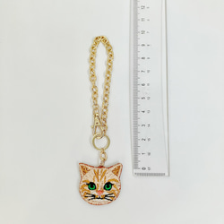 無骨なブラウニーゴールドの猫さん刺繍と3wayチャームブレスレット 10枚目の画像