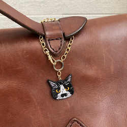 無骨なブラウニーゴールドの猫さん刺繍と3wayチャームブレスレット 11枚目の画像