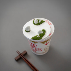 【枯麺水】おなかも心も満たす小さなお庭の枯山水【フタをおさえるカップ麺ホルダー】 3枚目の画像