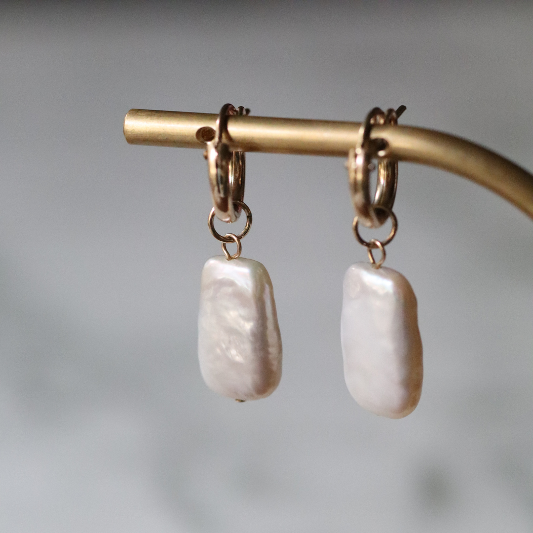 レクタングルパールのフープピアス　14kgf 淡水パール 2way バロックパール 金属アレルギー対応 スタイリッシュ