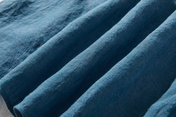 法式亞麻拉單襯衫襯衫，細緻入微的紋理引人注目。深藍色 240404-4 第11張的照片