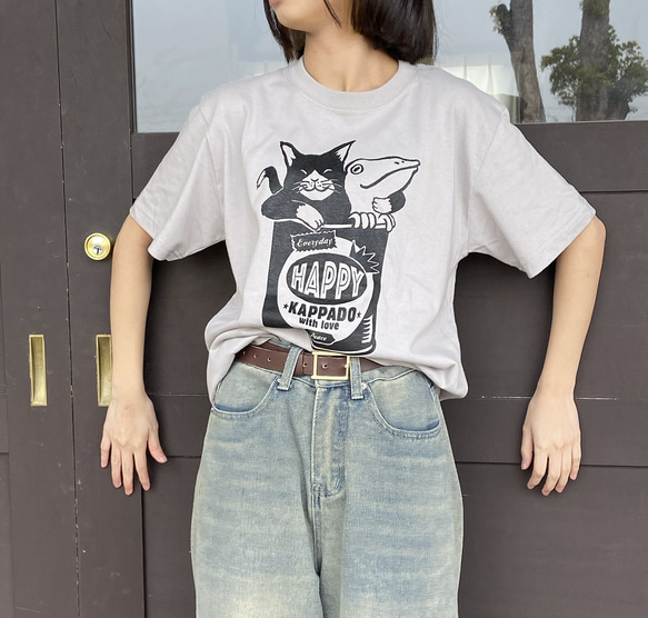 猫とカエルのTシャツ（ライトグレー）男女兼用 6枚目の画像